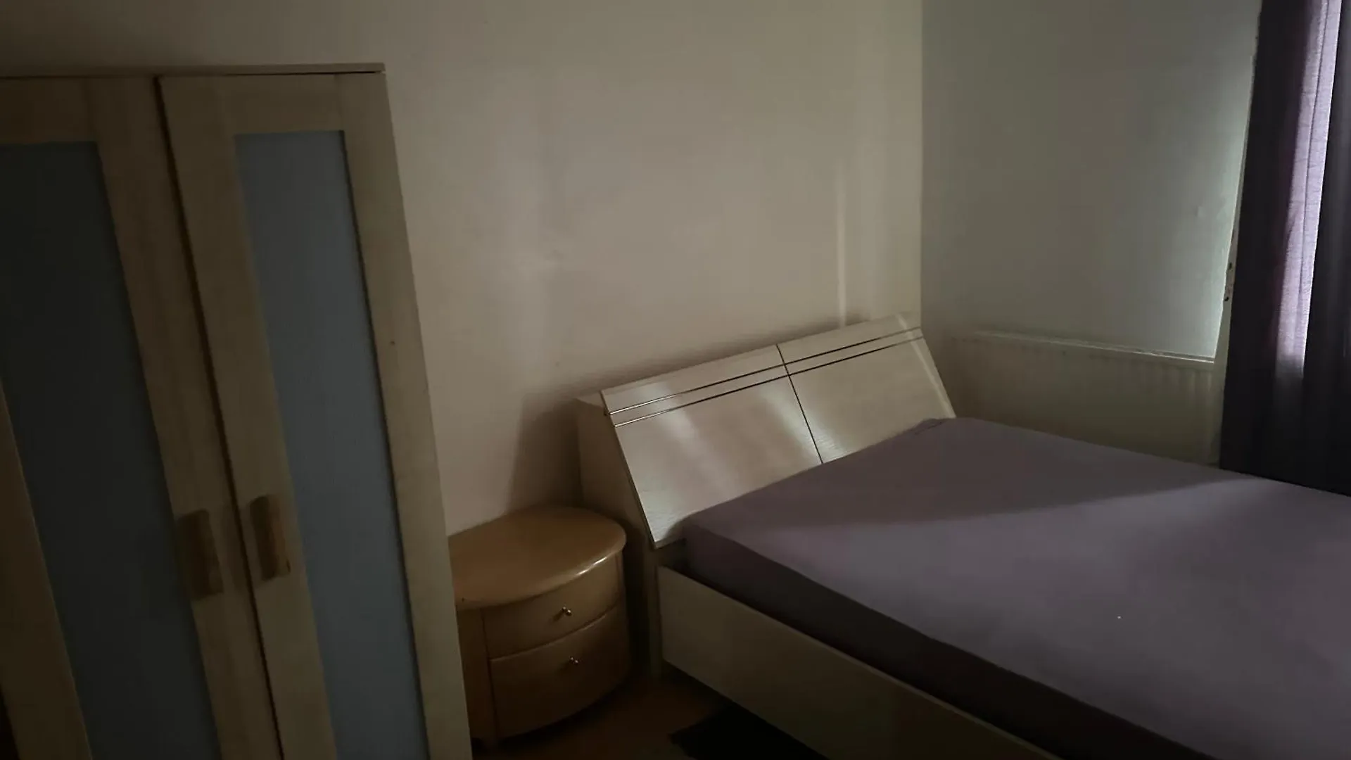פלמסטד Home Away From Home